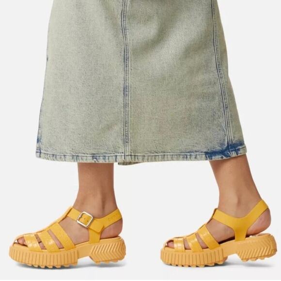 SOREL Women’s Leather Ona Streetworks Fisherman Mid Sandals Yellow Size 7.5